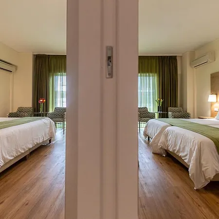 Polis Grand 4* Atenas