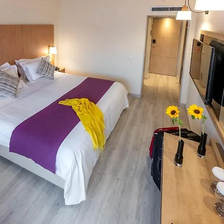 Polis Grand Athens
